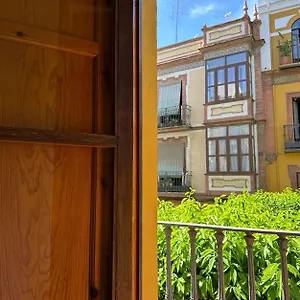 Homestay Casa Snoopy, Seville